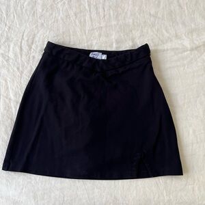 PRINCESS POLLY BLACK ZIP UP SKORT